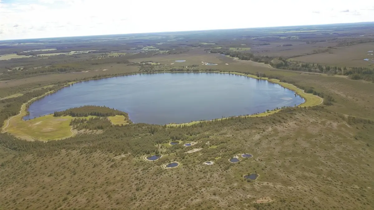 Ohepalu Suurjärv keset raba, vaade linnulennult